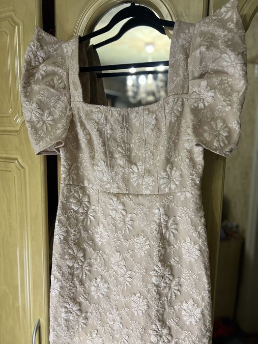 Сукня з жакарду