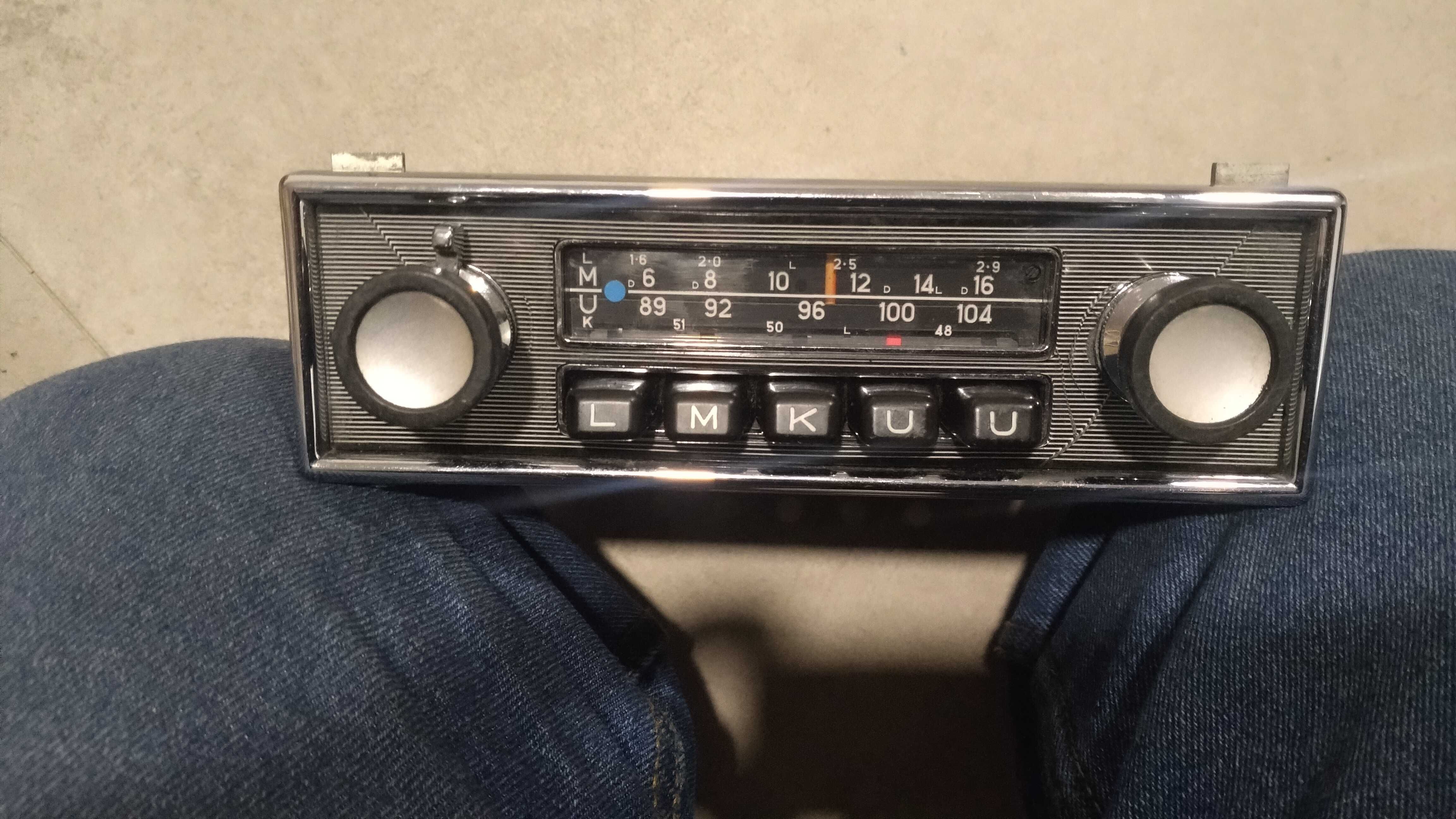 Auto rádios antigos Mercedes e Blaupunkt