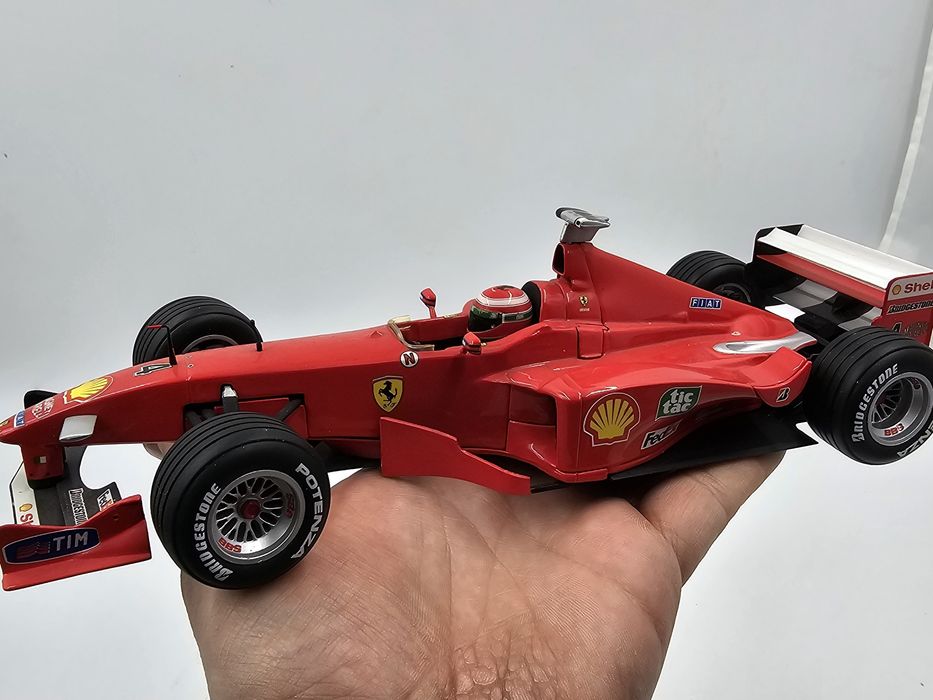 Model formuły f1 w skali 1:18 hot wheels metalowa 


Stan wizualny bar