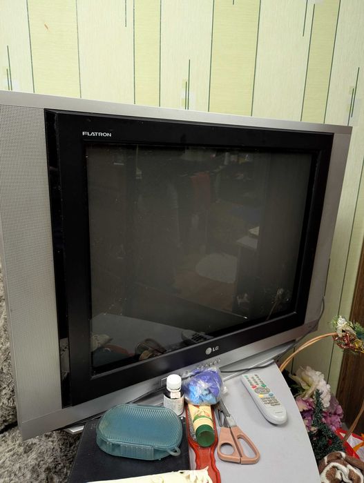 Телевизор Lg Flatron с пультом