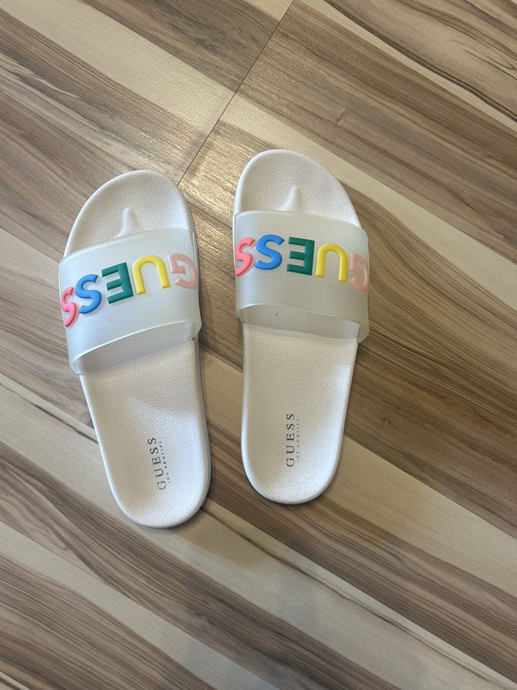 Geuss шлепки слайди