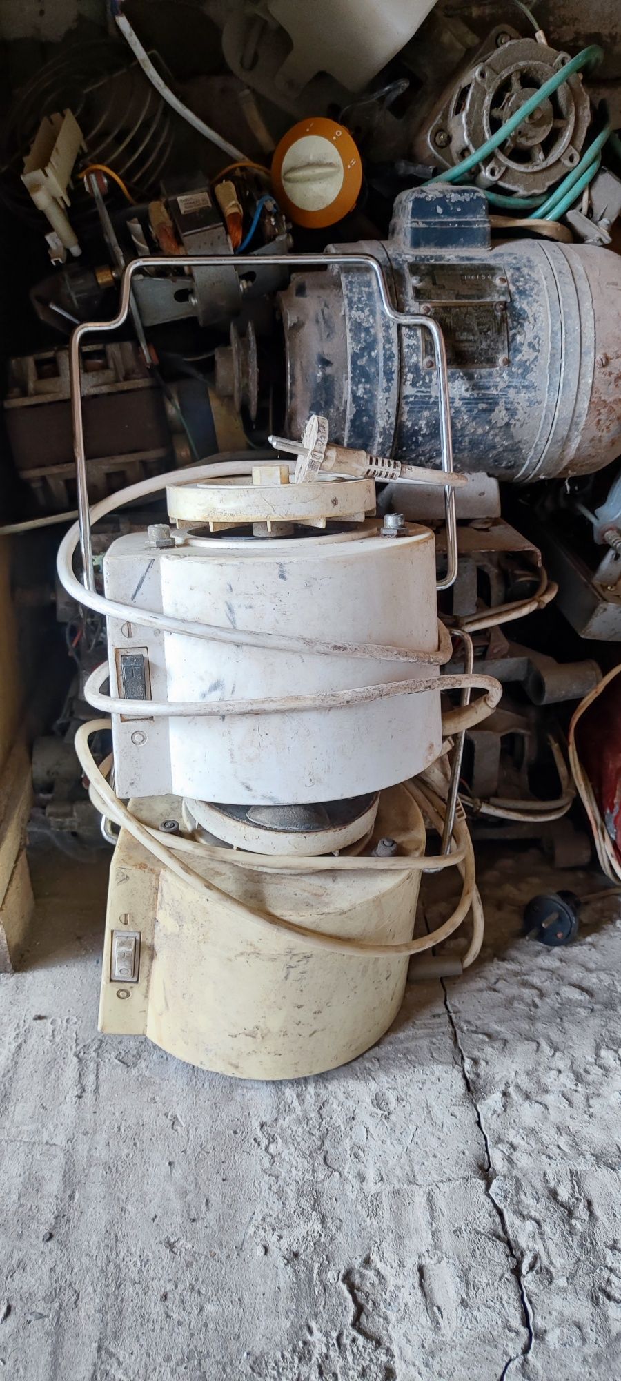Продам електро двигуни