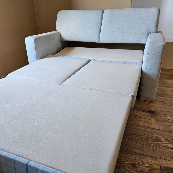 Sofa MONTY zajmuje niedużo miejsca, a przy tym posiada funkcję spania!
