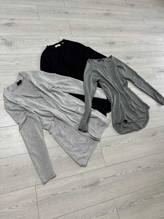 Безкоштовно базові кофтинки M-L стан чудовий в одні руки