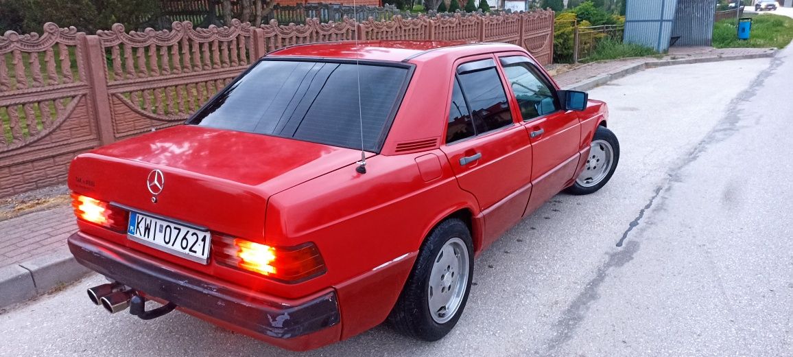 Mercedes 190 200D szeroka listwa