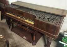 Piano forte 1870 restauro/ Decoração