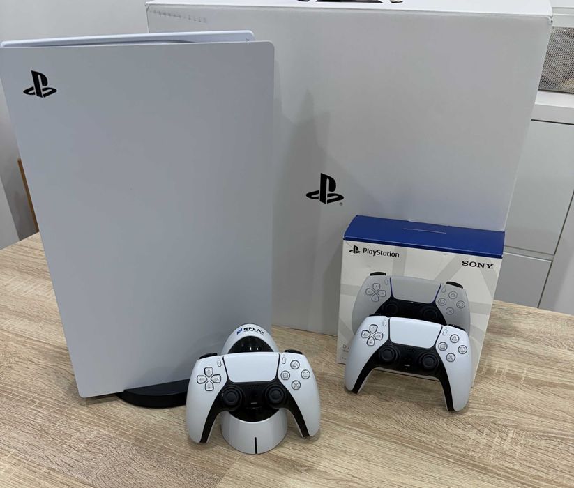 PlayStation 5 Digital, Consola + 2 Comandos + Base Carregamento