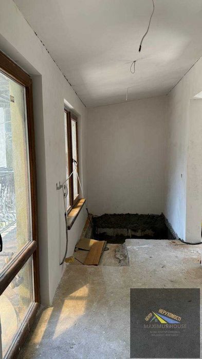 Частина будинку в парковій зоні