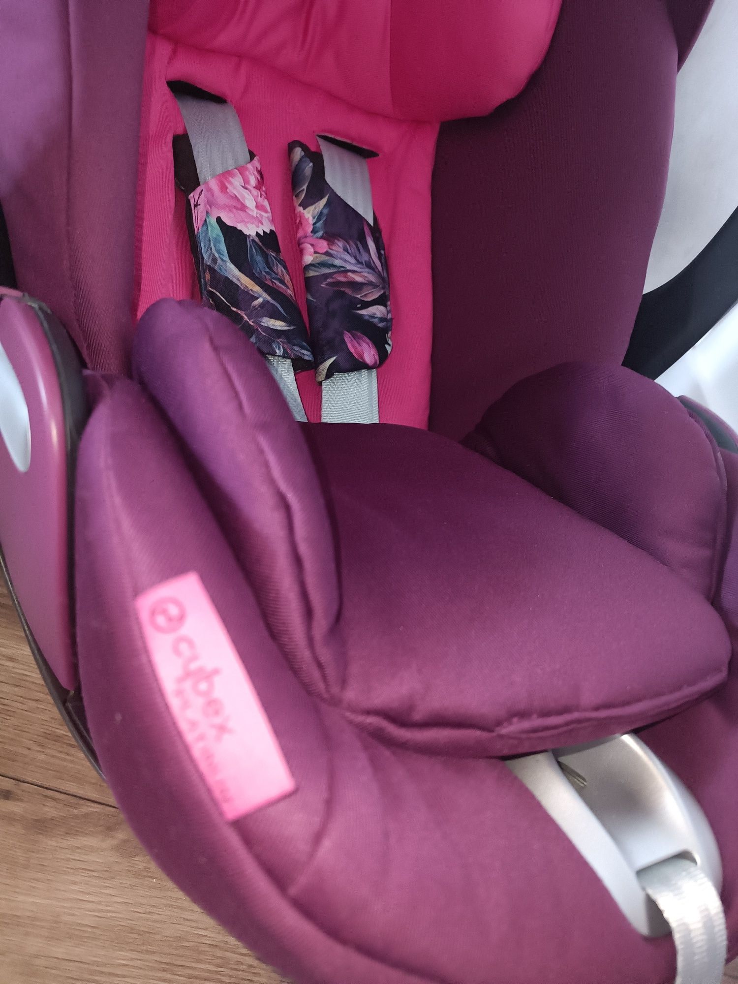 Cybex cloud + bazą isofix