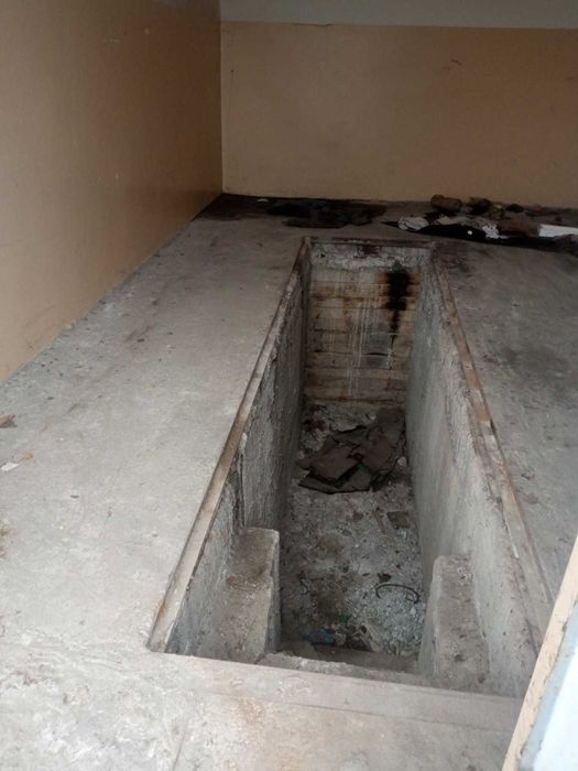Будівля службових гаражів, площею 36,9 кв.м, м. Дніпро