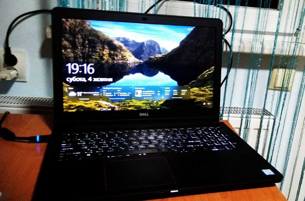 Ноутбук DELL 8 GB RAM, CPU Intel i5-6300HQ, NVIDIA GeForce GTX 960M