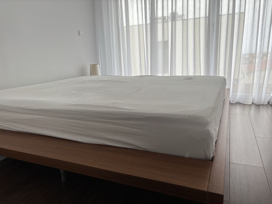 Sommier c/ colchão visco elástico cama Limo Walnut BoConcept Queenbed