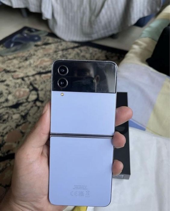 Samsung Galaxy Z Flip 4 Muito bom estado