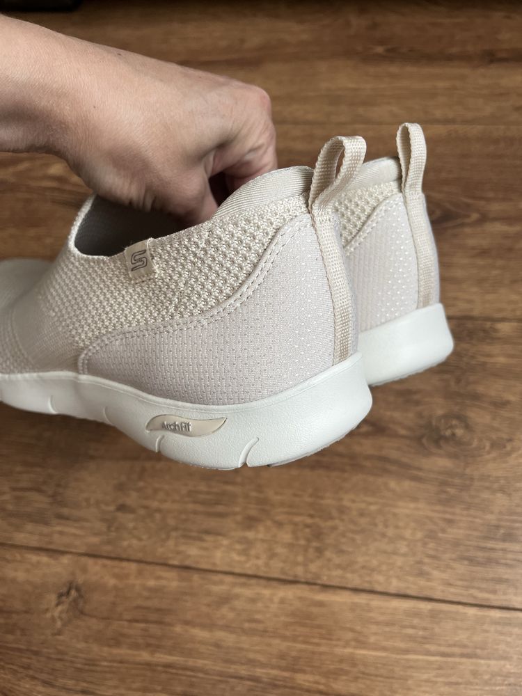 Сліпони, мокасини жіночі Skechers Arch Fit 40р.