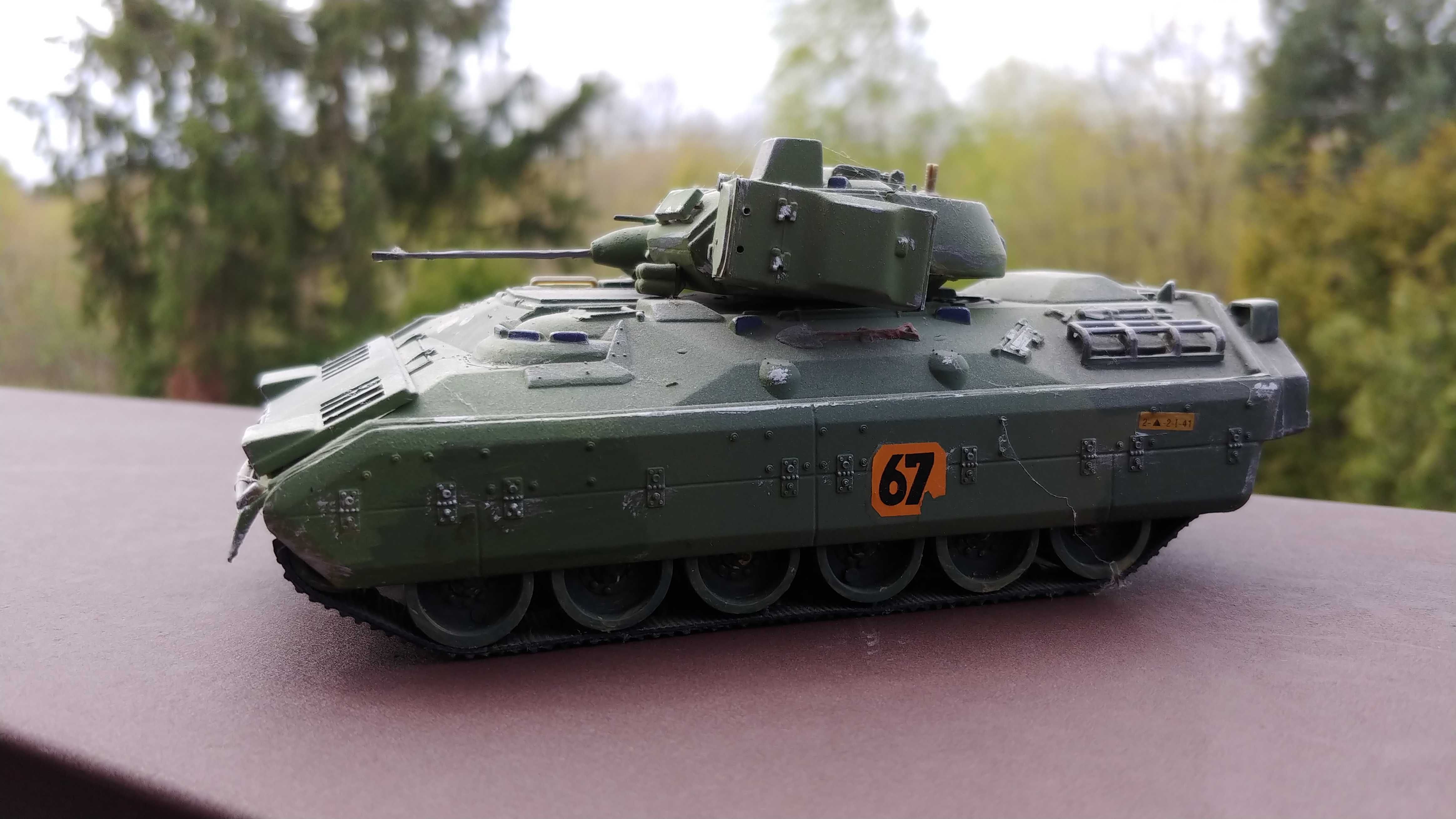 1:48 Bojowy wóz piechoty M2 Bradley