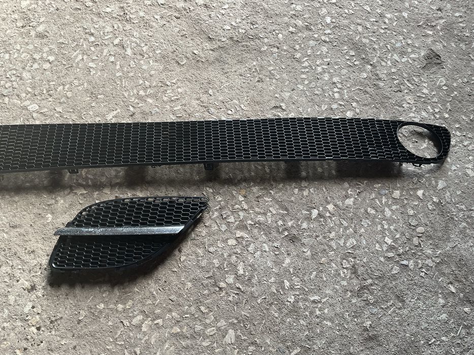 Grelhas frente nissan almera