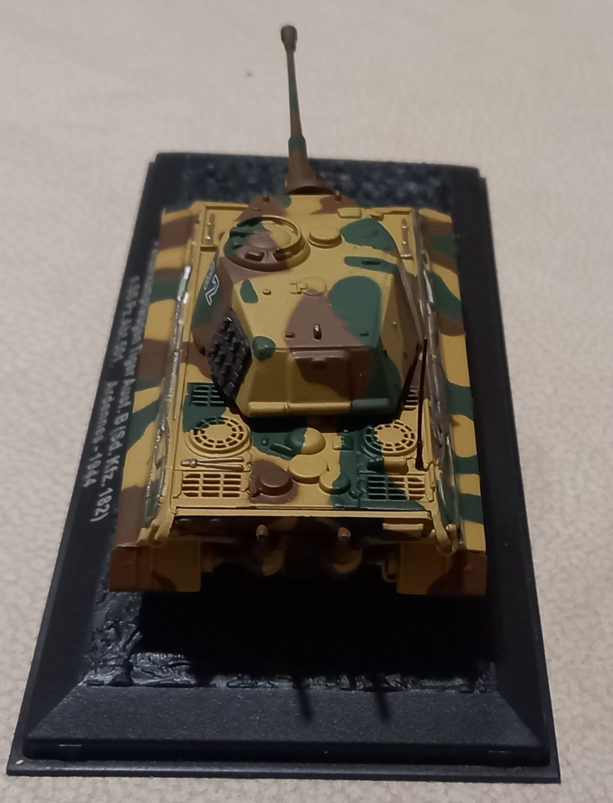 Miniatura tanque de guerra combate.