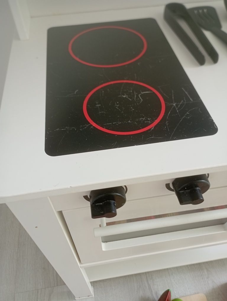 Kuchnia drewniana Ikea układanka dziewczynka do krojenia cymbałki Hape