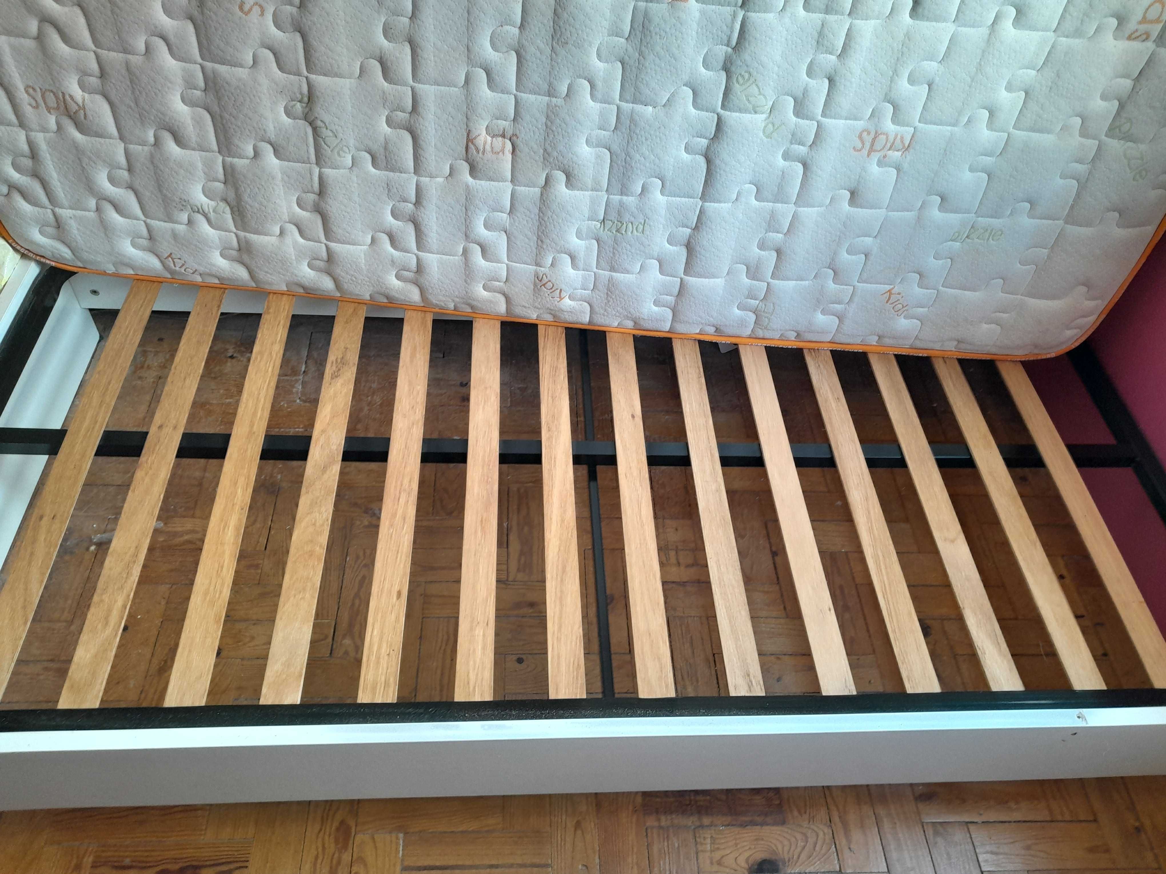 Cama de solteiro completo menina crianca