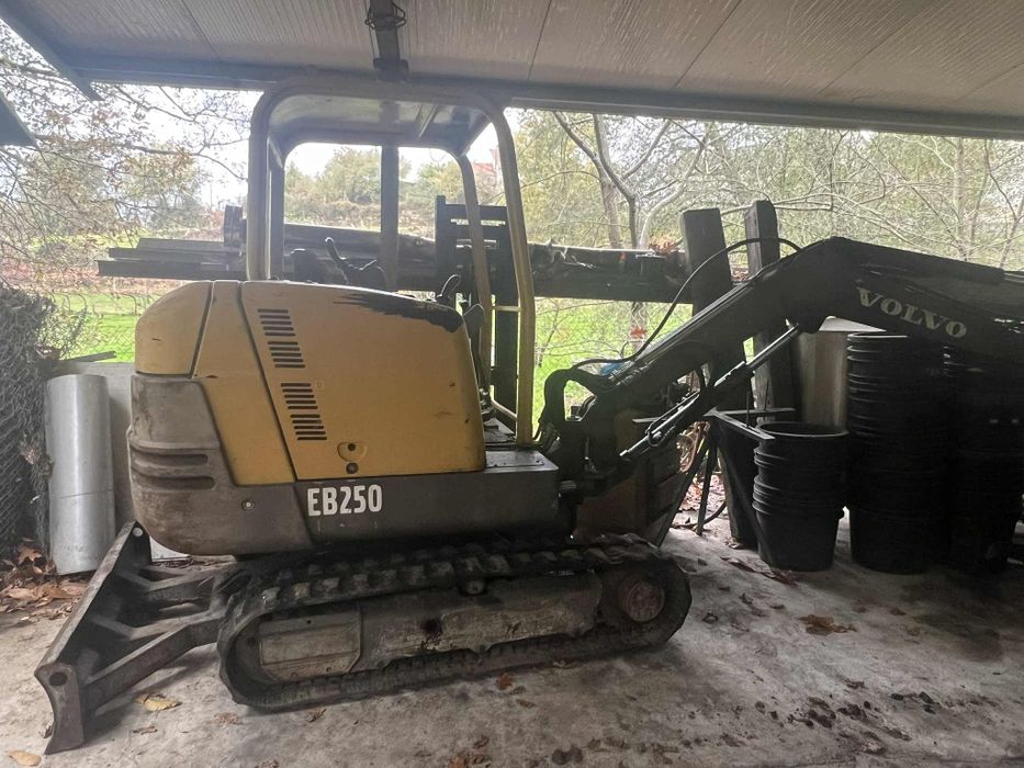 Mini giratória usada