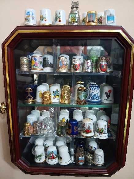 DEDAIS em PORCELANA com Expositor