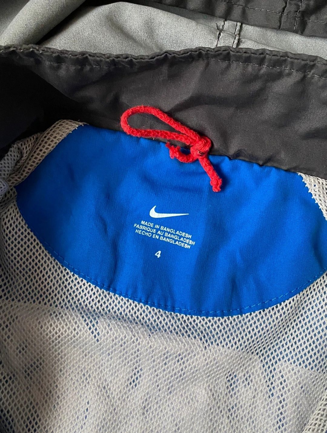 Kurtka wiatrówka Nike dla chlopczyka, rozmiar 104 cm