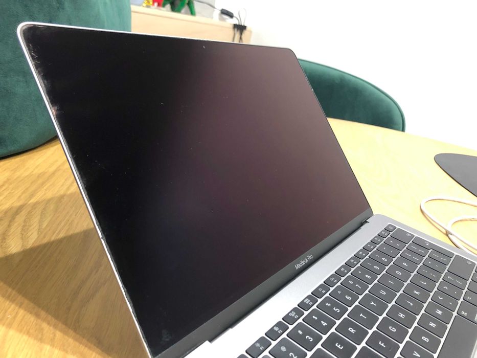 Apple Macbook Pro 2017 i5 2,3 GHz 8GB