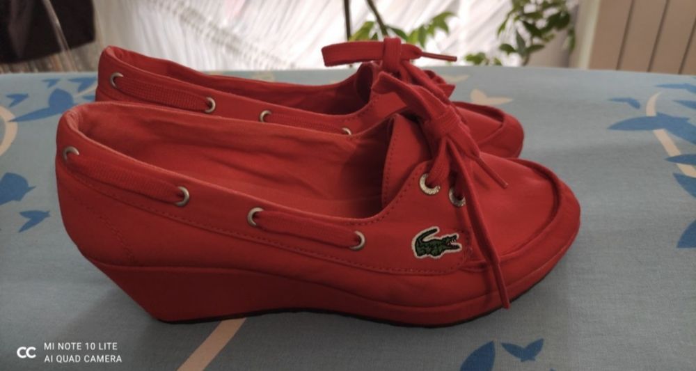 Buty Lacoste koturny