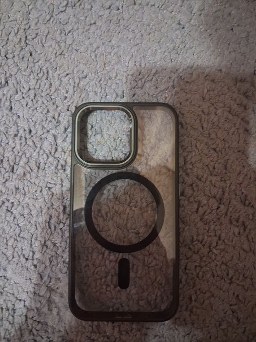 Чохол від айфону 13 про