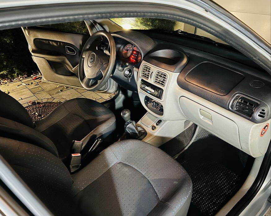 Renault Clio Sedan Krajowy Bezwypadkowy