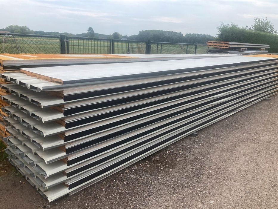 Płyta warstwowa dachowa gr 40 mm dł 900cm 1728m2