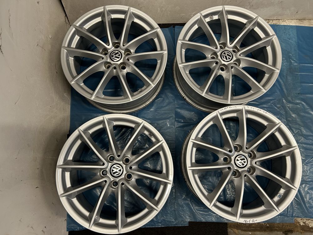 11. Felgi Aluminiowe VW Volkswagen R 17 5x112 Bardzo Ładne