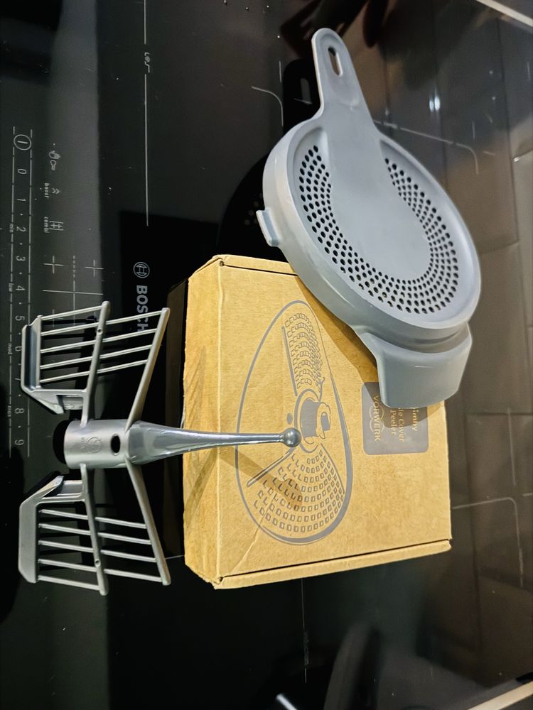TM6 em funcionamento perfeito com varios acessorios e copo extra
