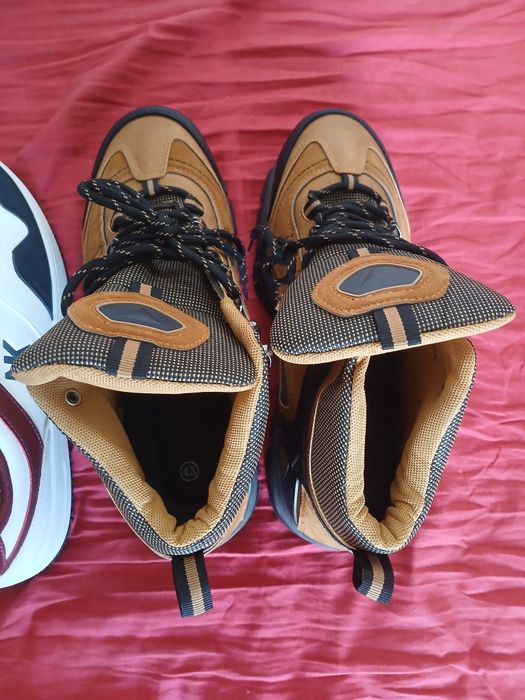 Tênis tamanho 43