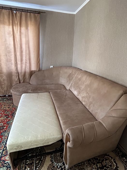 Диван кімнатний б/у