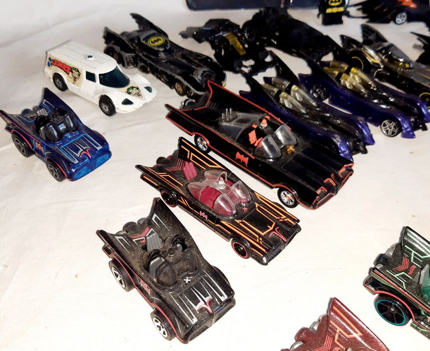 Miniaturas Batmobile várias escalas e marcas