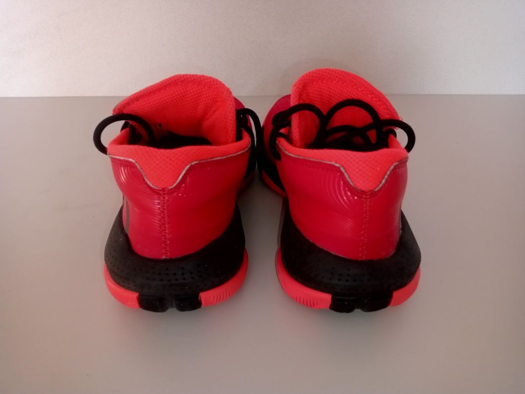 Under Armour nr 33.5--22 cm