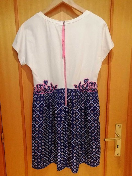 Vestido com bolsos NOVO