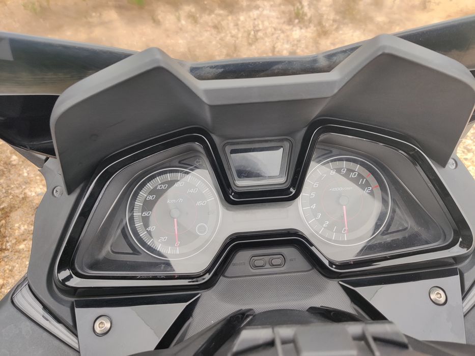 Honda Forza 125 preta