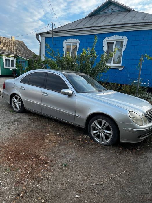 Мercedes e320 w211