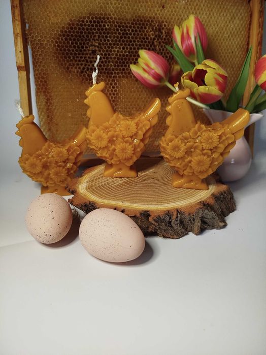 Kura wielkanocna z wosku pszczelego