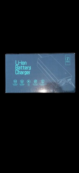 ładowarkę Li-Ion Battery Charger przeznaczoną do akumulatorów litowo-j