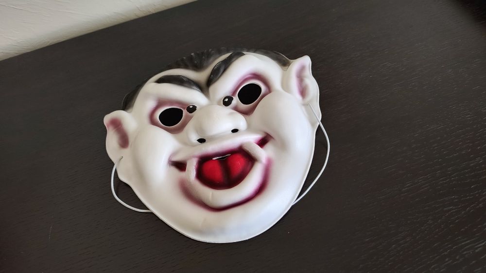 Strój wampira dla dzieci w wieku 7-10 lat