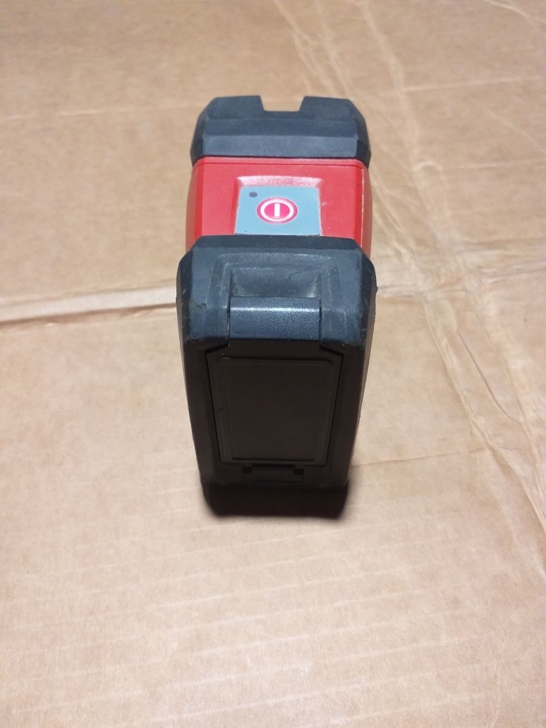 Лазерний уровень Hilti  PM 2 L  в гарному стані .