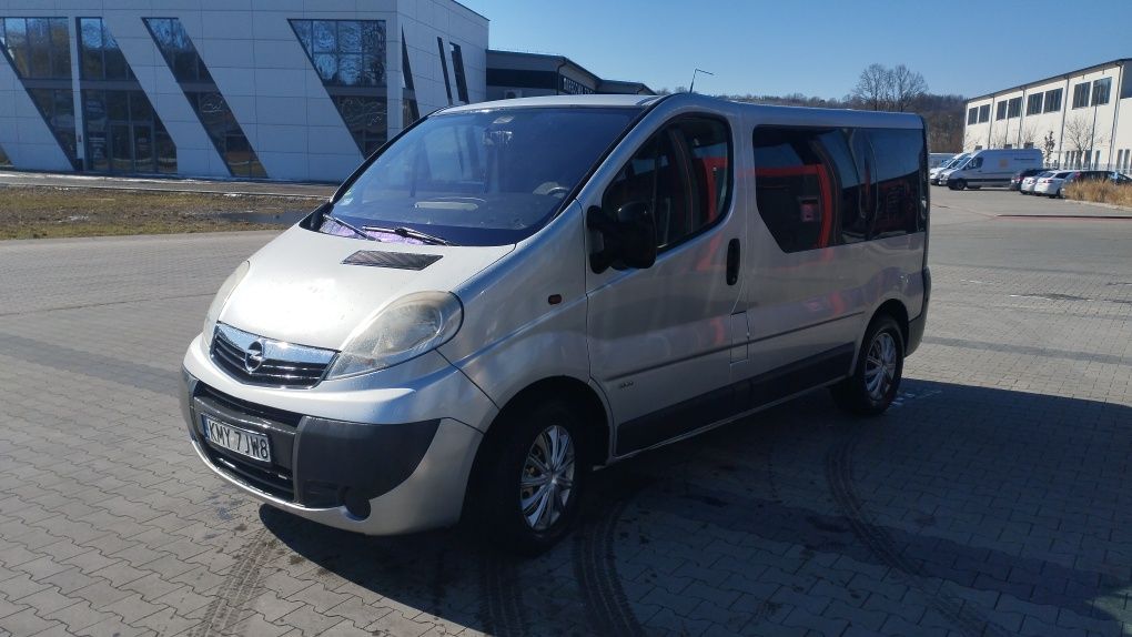 Wynajem busa 9 osobowego z kierowcą
