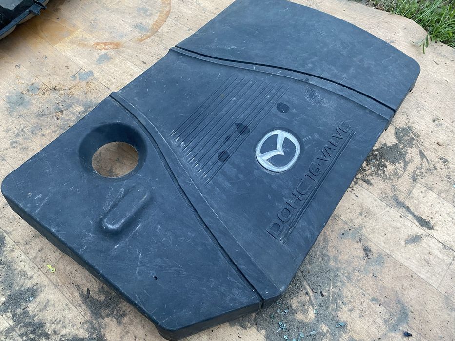 Mazda 3 bk. 5. Декоративна, пластикова кришка двигуна для Мазда