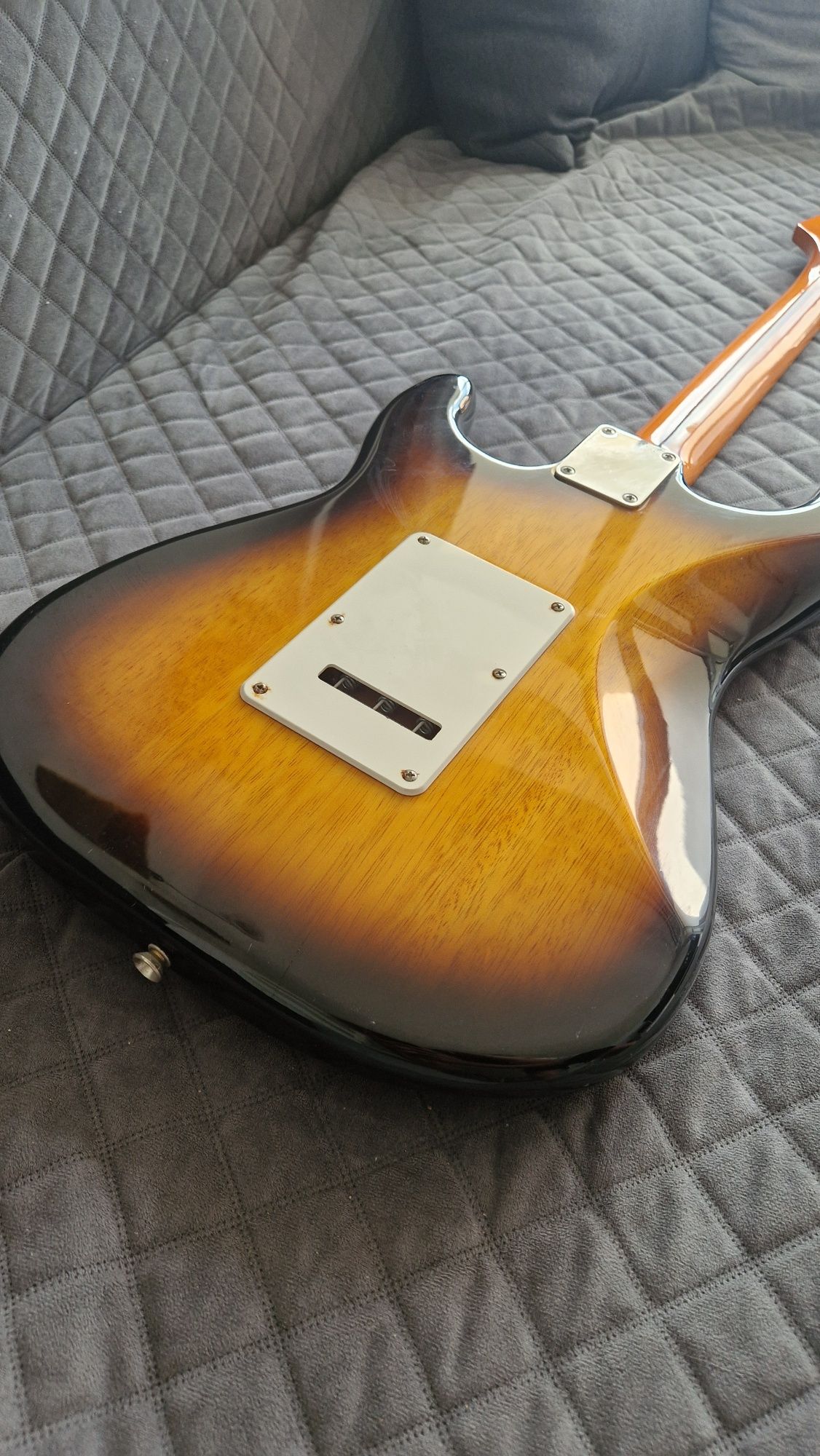 Gitara elektryczna SQUIER STRATOCASTER zmodyfikowana