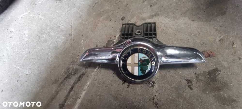 Emblemat znaczek logo Alfa Romeo GT