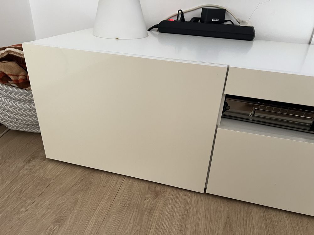Movel de televisao branco