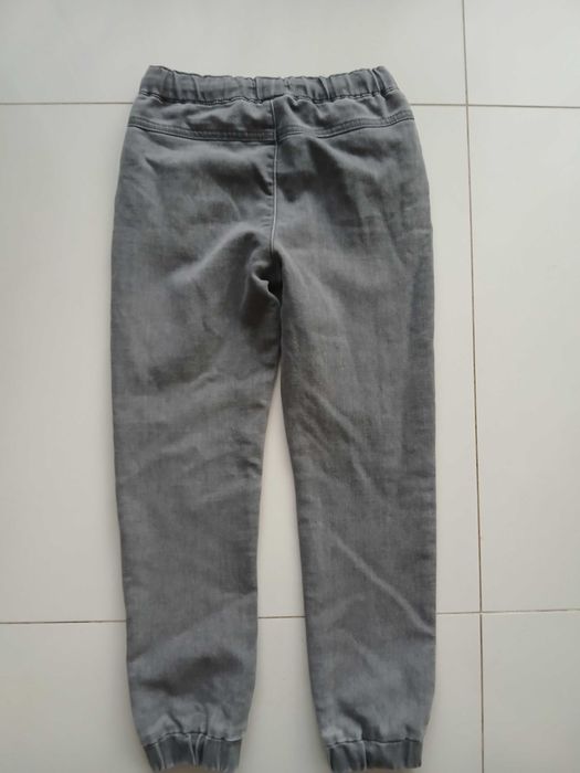 SINSAY joggery spodnie 140 chłopięce jeansy materiałowe